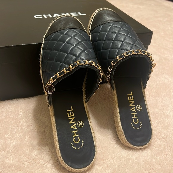 Chanel leather sandals slippers size 39 quilted - Picture 1 of 12